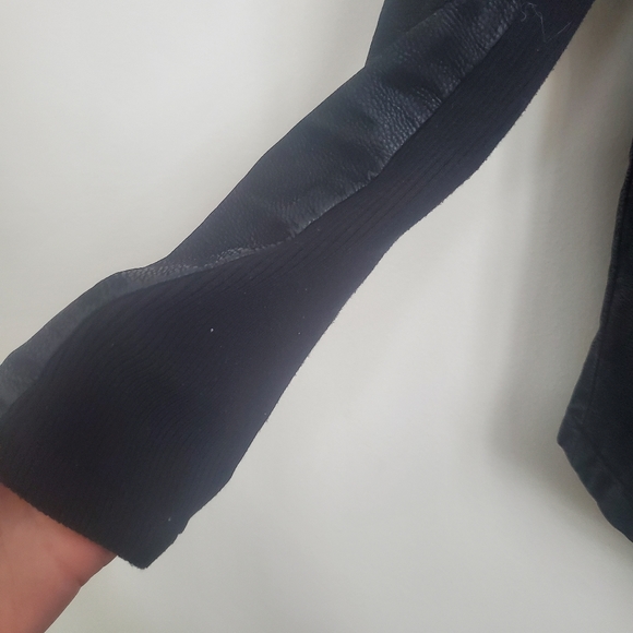 Black Jacket Women's - Picture 12 of 12